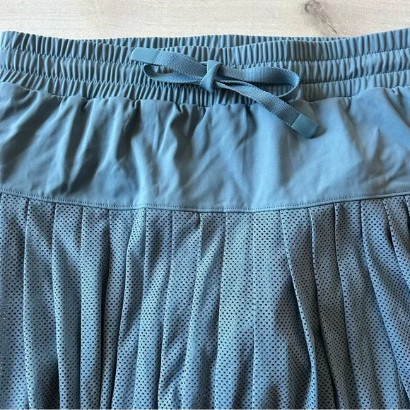 NWT JoyLab Pleated Active Drawstring Waist Skort in Mesh Dusty Blue - Picture 2 of 5